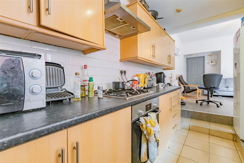 Dawlish Road - Image 10