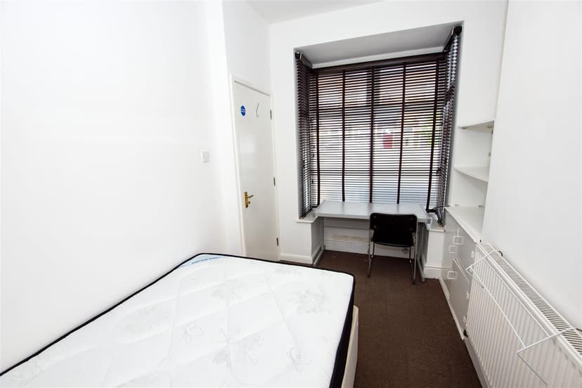 Gleave Road - Image 2