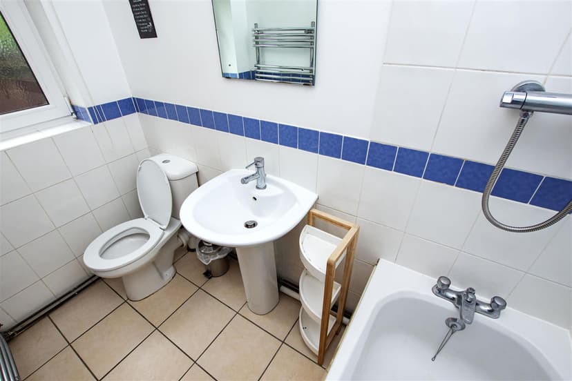 Gleave Road - Image 1