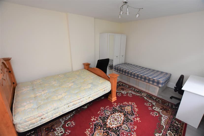 Cadleigh Gardens - Image 2