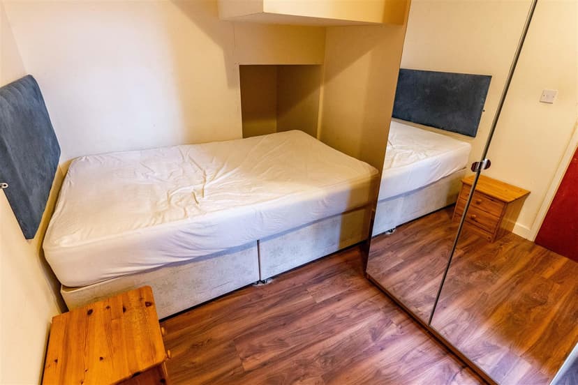 St. Edwards Road - Image 13