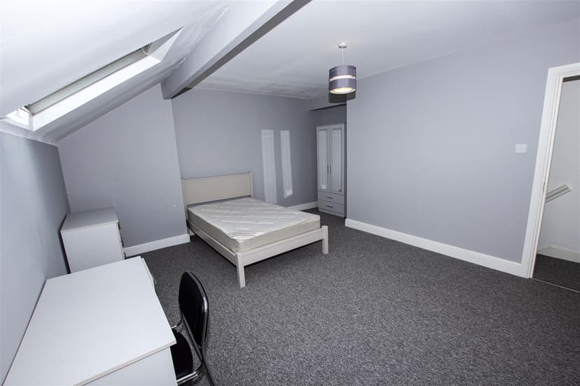 Lottie Road - Image 6