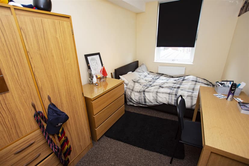 Heeley Road - Image 7