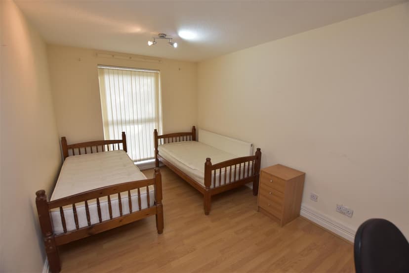 35, Seymour Close - Image 3
