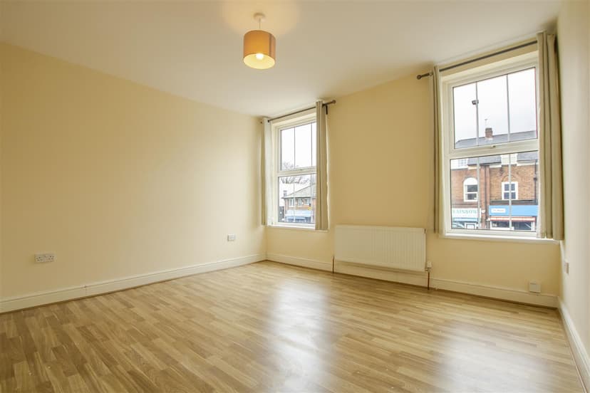 29a, Oak Tree Lane - Image 5