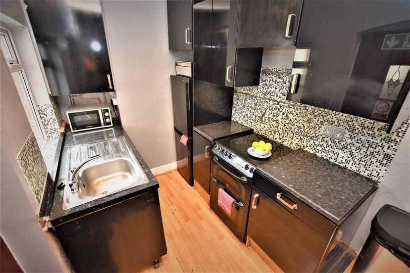 Pershore Road - Image 9