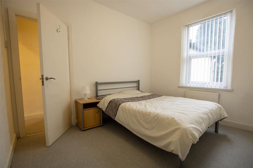 37, Gleave Road - Image 3