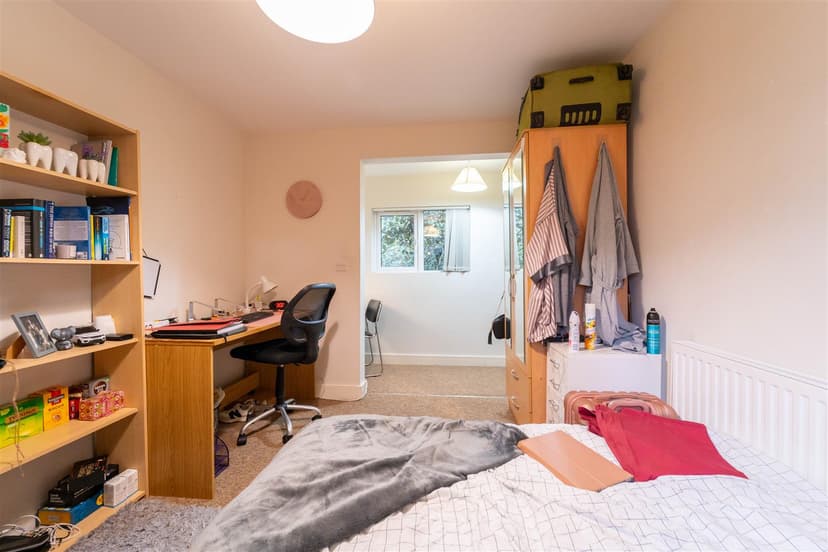 Studio 4, Oakfield Road - Image 3