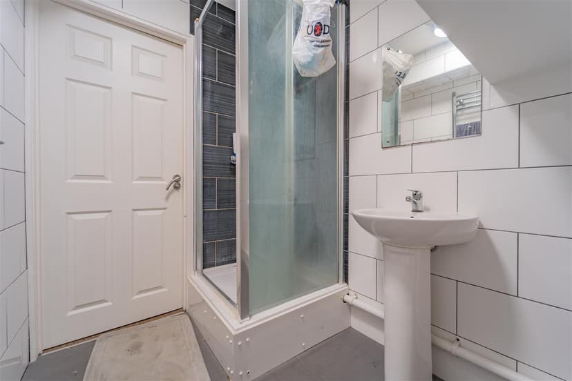 Tiverton Road - Image 8