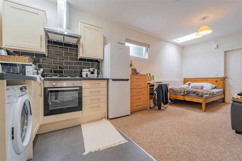 Studio 3, Oakfield Road - Image 5