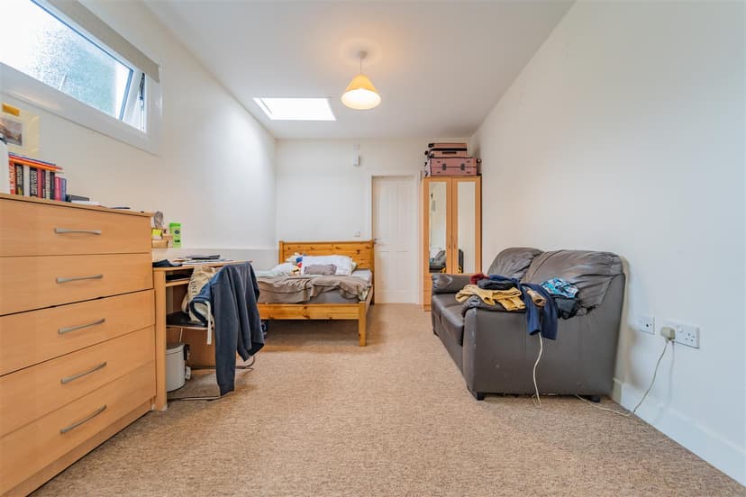 Studio 3, Oakfield Road - Image 4