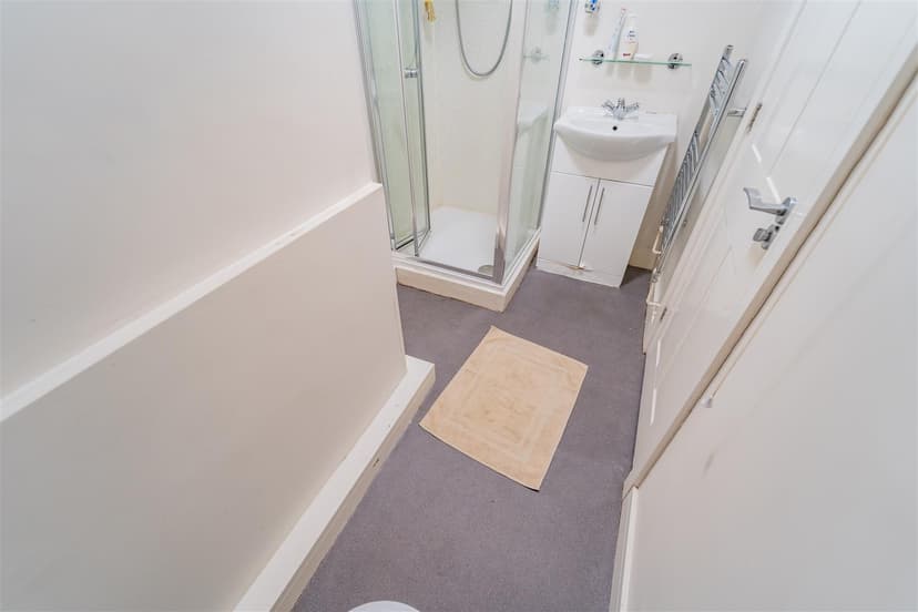 Studio 3, Oakfield Road - Image 1