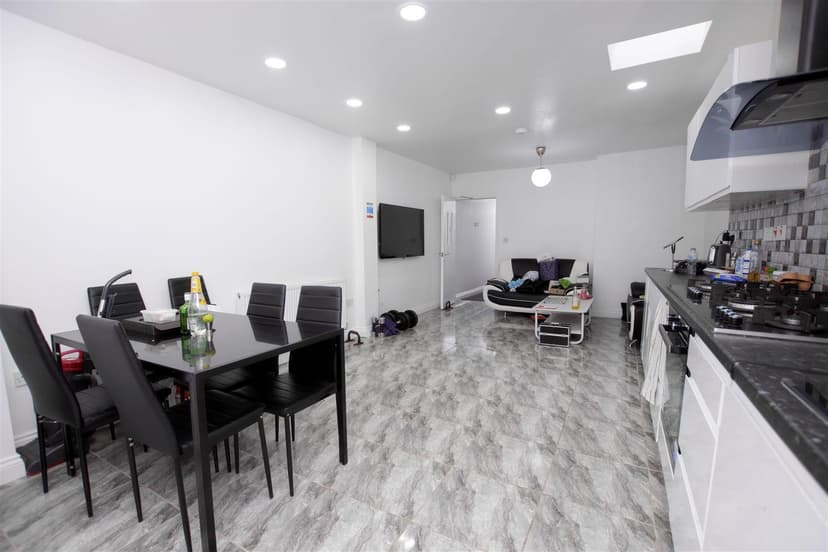 Heeley Road - Image 14