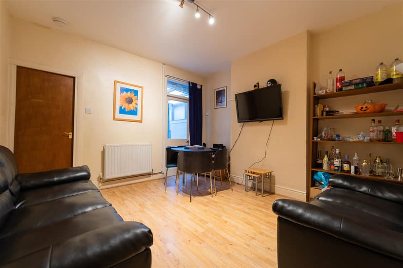 Warwards Lane - Image 24