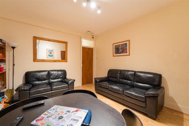 Warwards Lane - Image 23