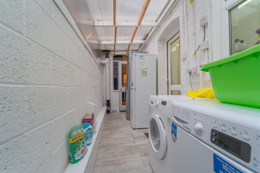 Warwards Lane - Image 20