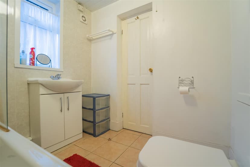 Warwards Lane - Image 19