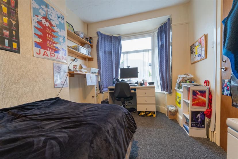 Warwards Lane - Image 16