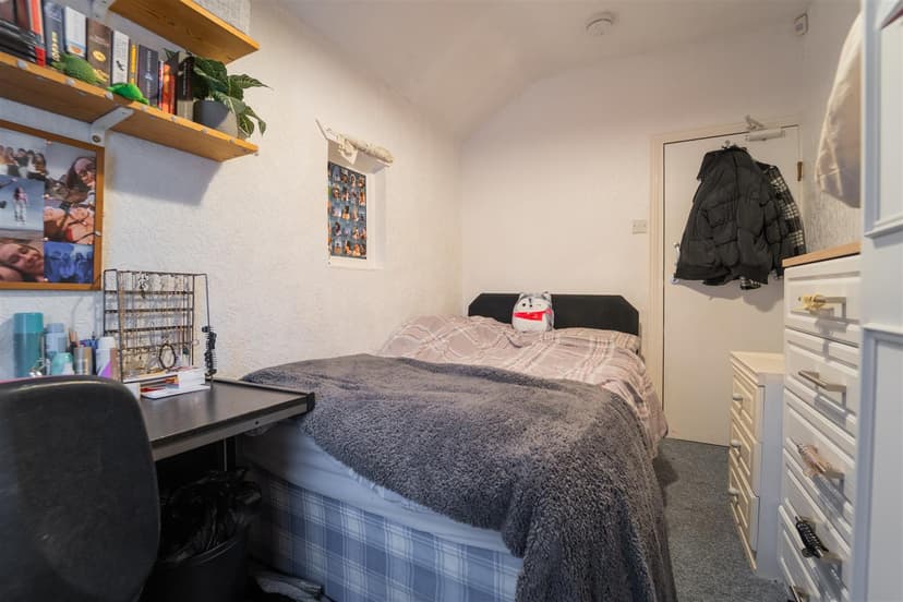 Warwards Lane - Image 14