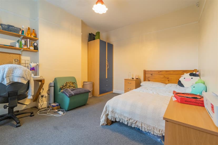 Warwards Lane - Image 13