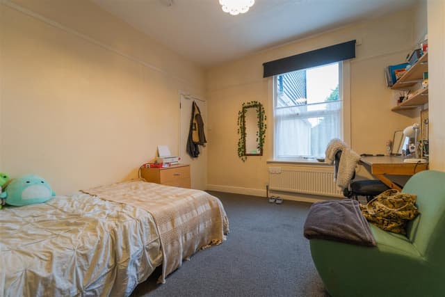 Warwards Lane - Image 12