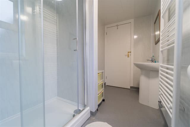 Warwards Lane - Image 4