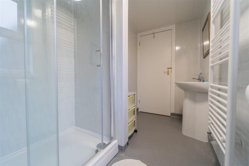 Warwards Lane - Image 4