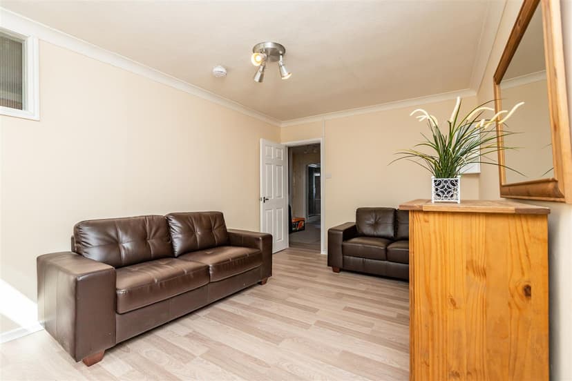 31, Wellman Croft - Image 25