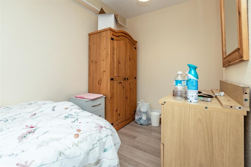 31, Wellman Croft - Image 17