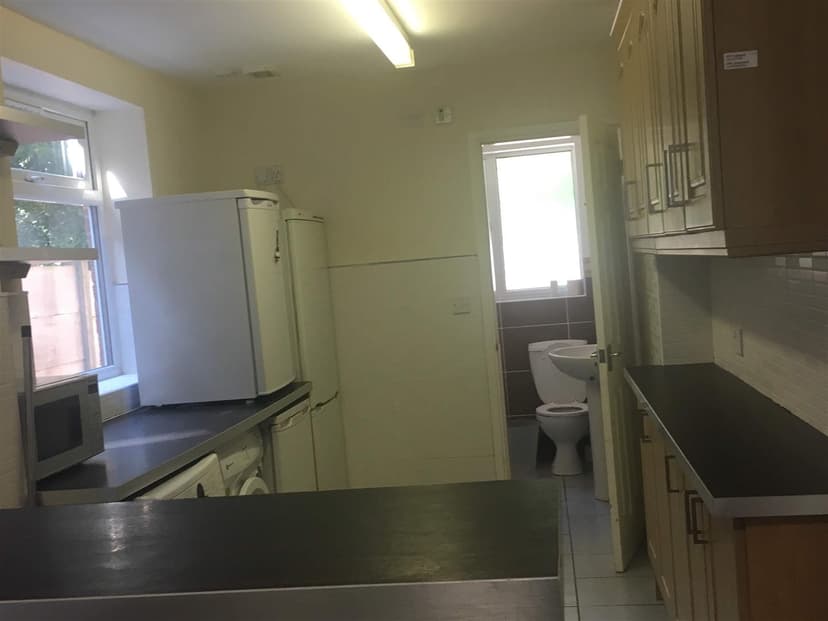 Alton Road - Image 6