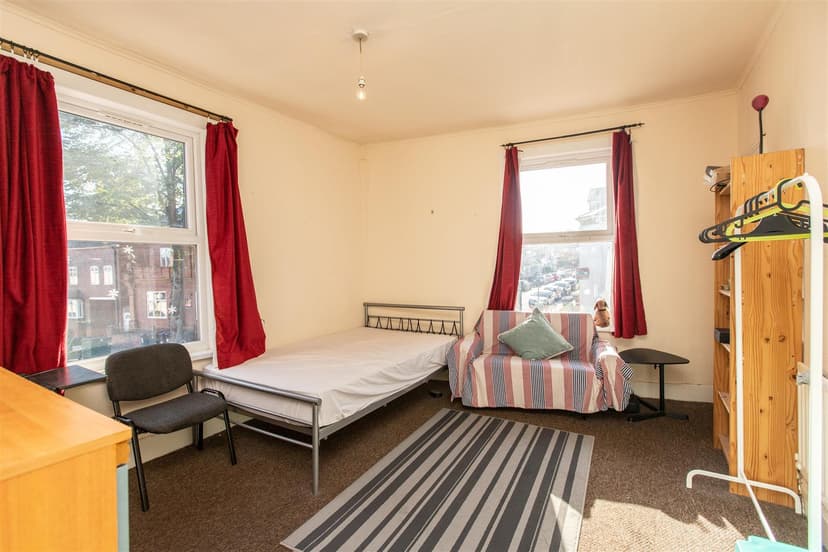 Hubert Road - Image 7