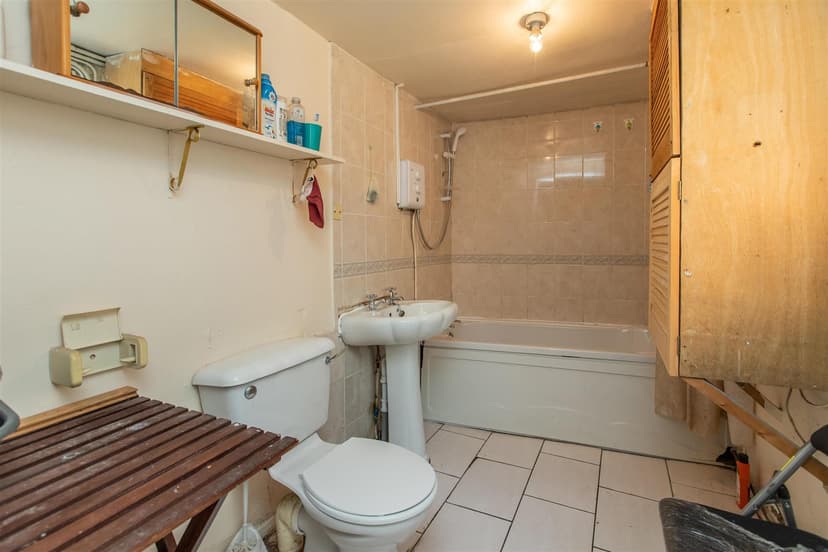 Hubert Road - Image 6