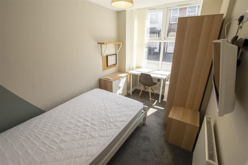 Daisy Road - Image 1