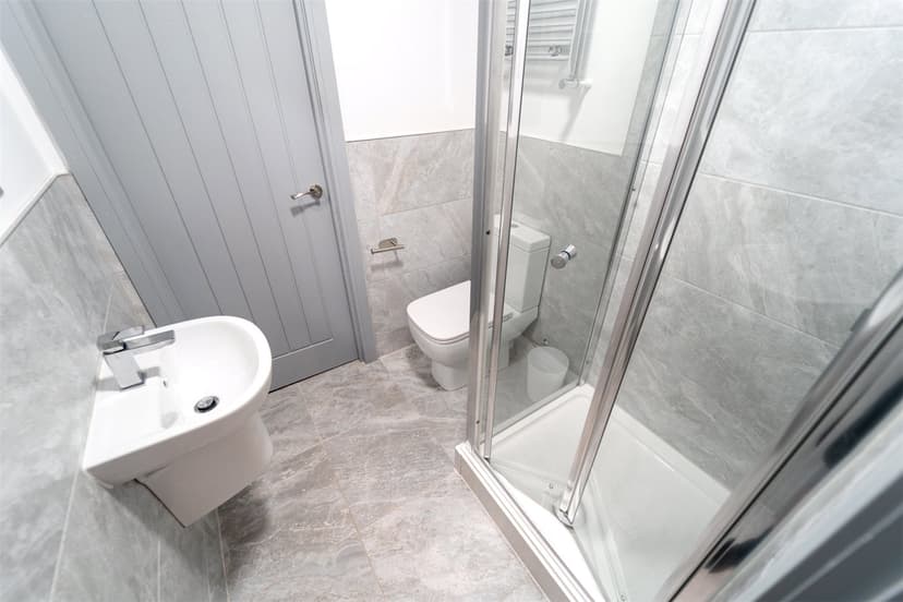 28, North Road - Image 7