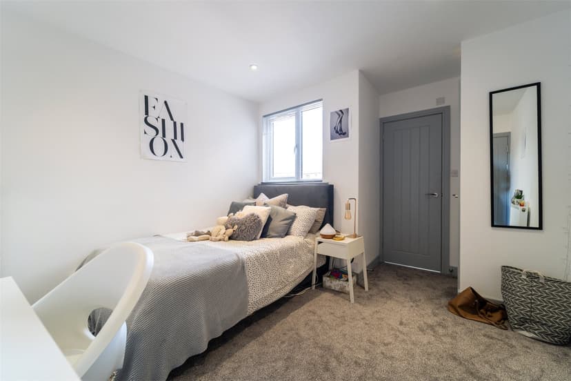 28, North Road - Image 3