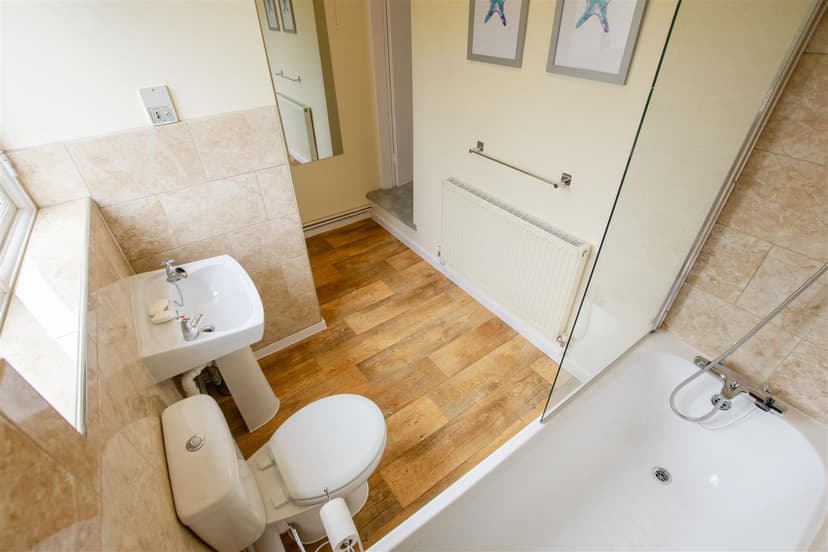 11, Tudor Terrace, Ravenhurst Road - Image 3