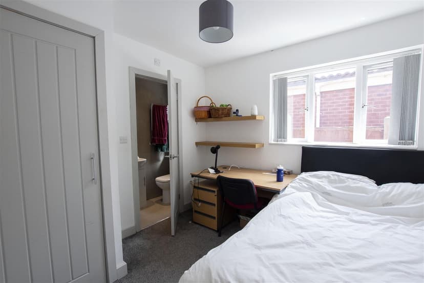 113, Dawlish Road - Image 3