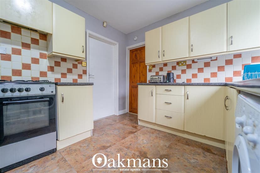 1, Poole Crescent - Image 20