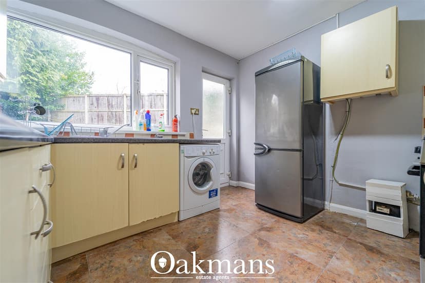 1, Poole Crescent - Image 19