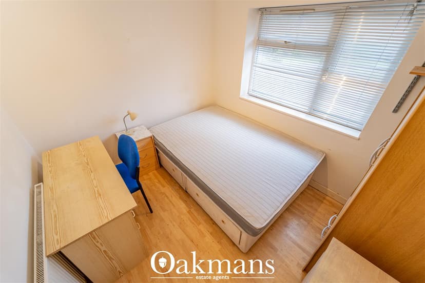 1, Poole Crescent - Image 12