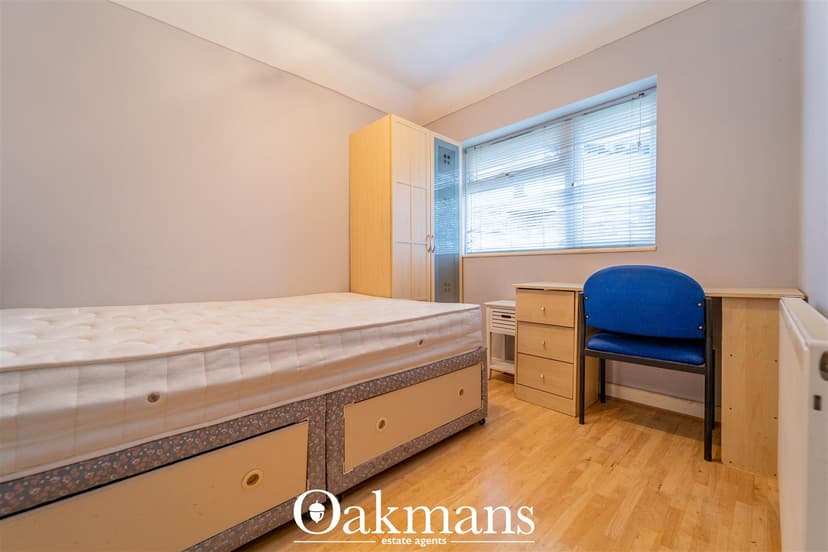 1, Poole Crescent - Image 10