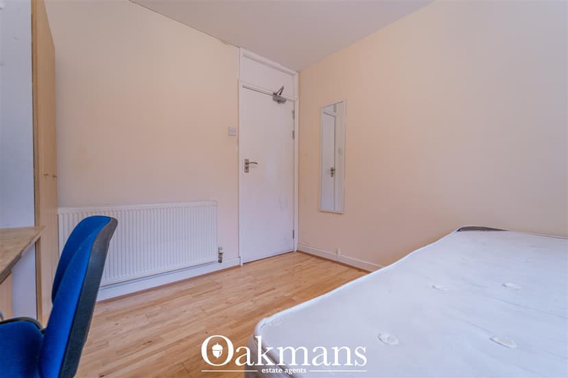 1, Poole Crescent - Image 7