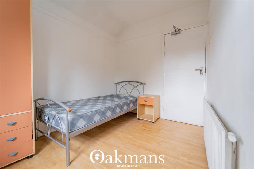 1, Poole Crescent - Image 6