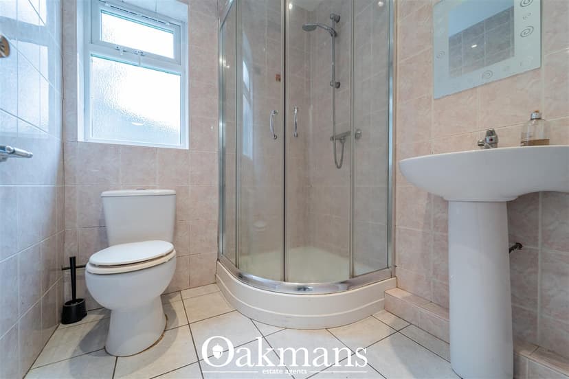 1, Poole Crescent - Image 5