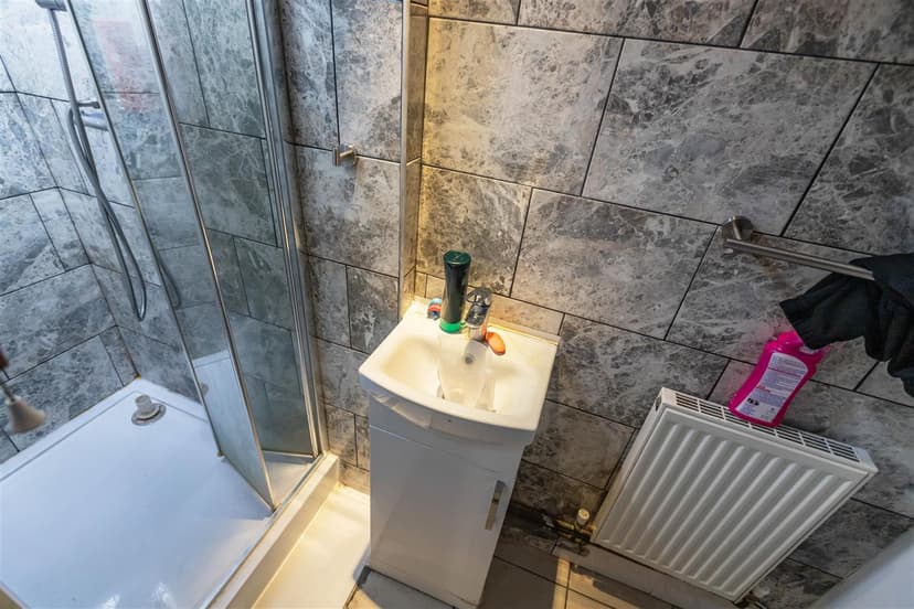 Cadleigh Gardens - Image 6