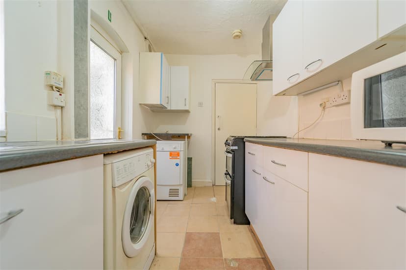 106, Hubert Road - Image 9