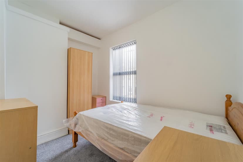 106, Hubert Road - Image 7