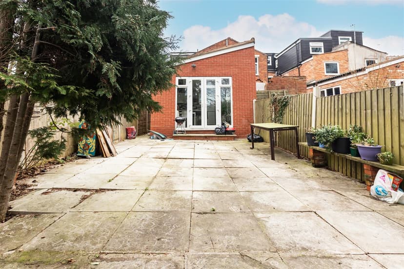 140, Bournbrook Road - Image 2