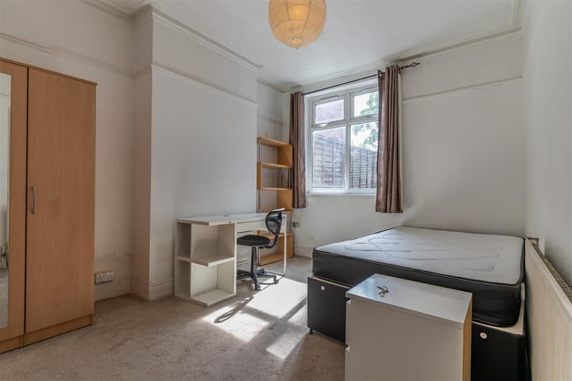 32, Bournbrook Road - Image 9