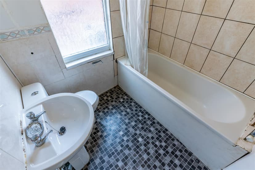 32, Bournbrook Road - Image 5